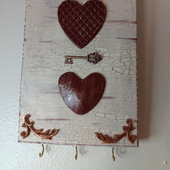 Wood Key Holder. Crackle Paint on Wood with Resin Hearts & Metal Keys. Handmade. - Picture 2 of 7
